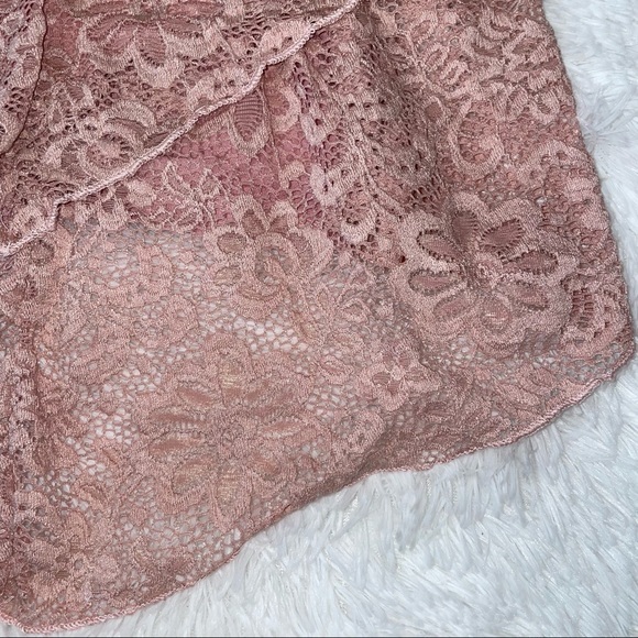 Minimi Pink Top‎ Women’s size Small Tiered Lace layered tank v-neck cami floral - Picture 5 of 8